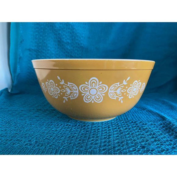 Pyrex Other - Butterfly Gold 403 Pyrex bowl